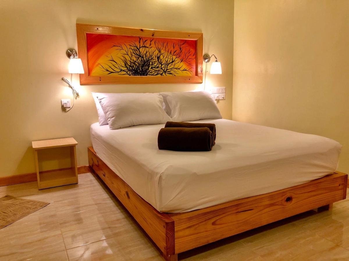 Royal Reef Stay Mathiveri Exterior foto